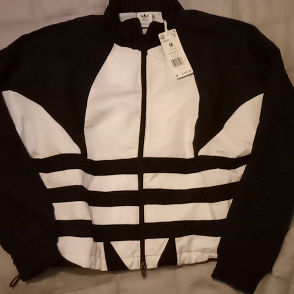 cropped running jacket